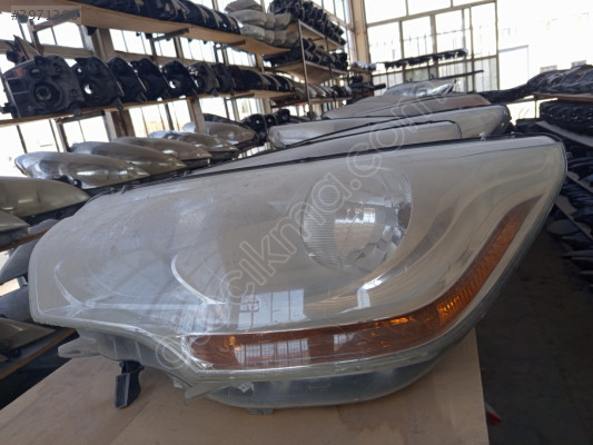 Citroen C4 Makyajlı sol ön far