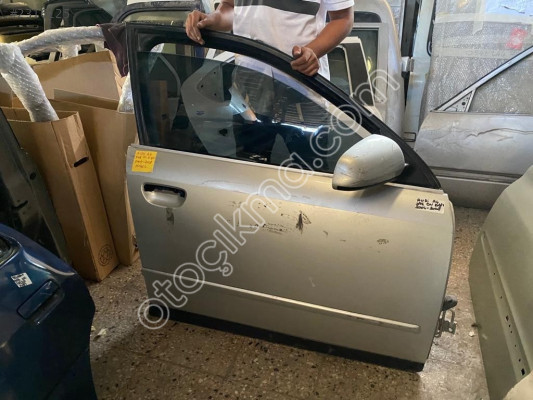 AUDİ A4 SAĞ ÖN KAPI DOLU 2004-2008 MODEL ORJİNAL ÇIKMA