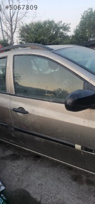 Renault Clio 3 sağ ön kapı