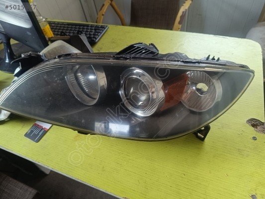 Mazda 3 sol ön far lambası