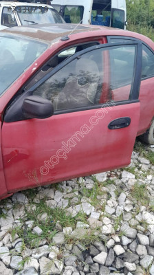 Mazda 323 sol on kapi çıkma