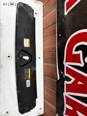 Audi Q3 Üst Radyatör Panel Koruma 83A.807.081