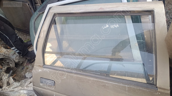 Lada vega sağ arka kapı