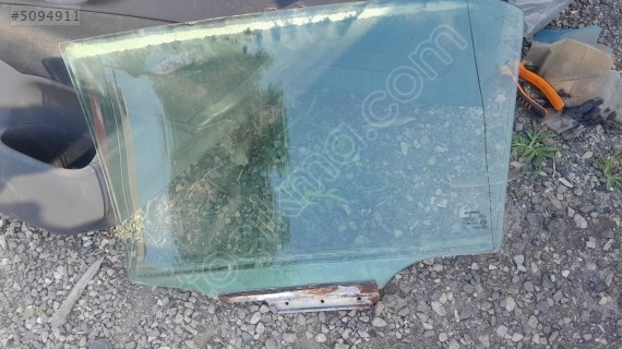 Toyota auris sağ arka kapı camı