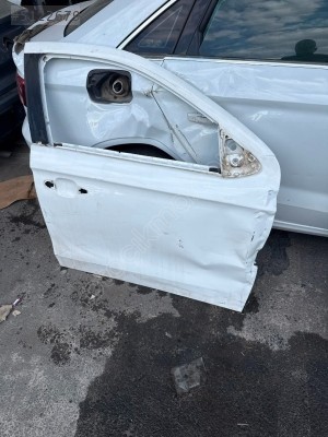 Peugeot 301 sağ ön kapı
