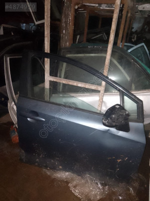 TOYOTA COROLLA 2019 / 2023 SAĞ ÖN KAPI