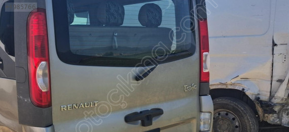 RENAULT TRAFİC STOP LAMBALARI ÇIKMA