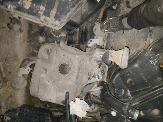 Nissan altima benzin deposu