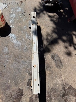 RENAULT  TRAFİC 3 ÇIKMA TAMPON DEMİRİ