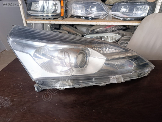 Toyota Verso sağ far