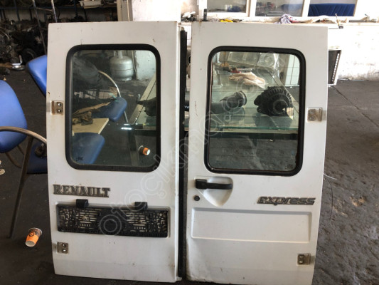 Renault Express (Sağ Kanat) Bagaj Kapağı