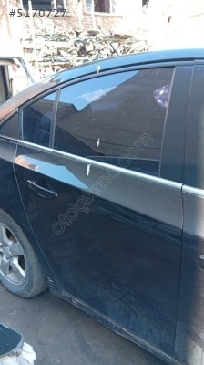 CHEVROLET CRUZE SAĞ ARKA KAPI