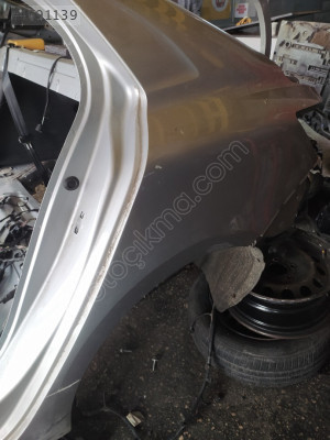 Renault Megane 4 sol arka çamurluk
