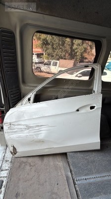 Mercedes e seri 212 makyajlı kasa sol ön kapı