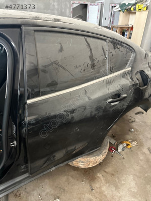 Ford focus sol arka kapı dolu hatasız siyah