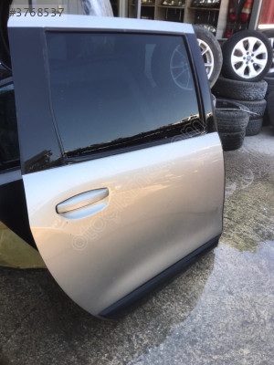 Dacia Lodgy Sağ Arka Kapı Dolu Hatasız