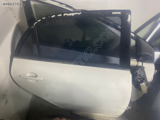 Toyota Corolla Sağ Arka Kapı Çıkma 2008 2012