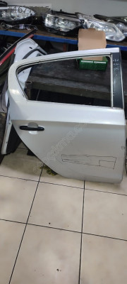 HYUNDAİ İ20 SAĞ ARKA KAPI