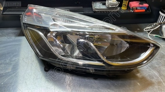 RENAULT CLİO 4 SAĞ FAR