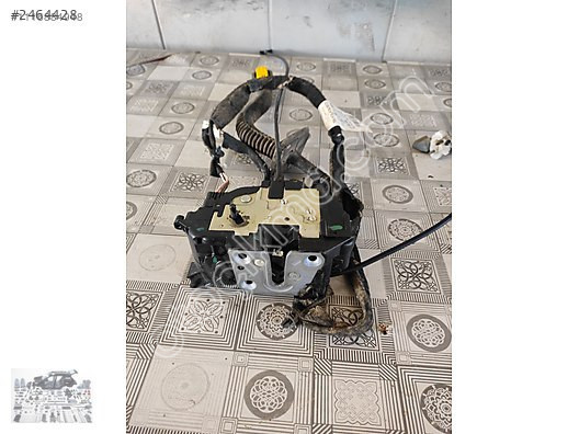 Renault Clio 3 SW kapı kilidi