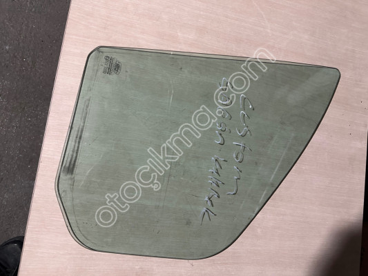 Ford Custom sağ ön kelebek camı