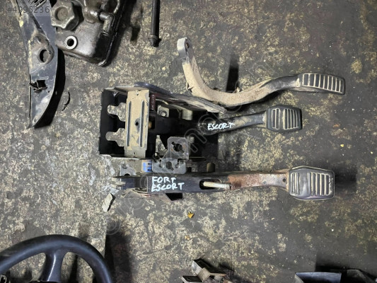 FORD ESCORT PEDAL SET