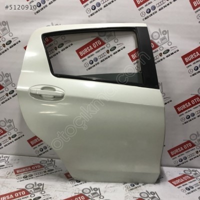 226 TOYOTA YARİS 2014 SAĞ ARKA KAPI