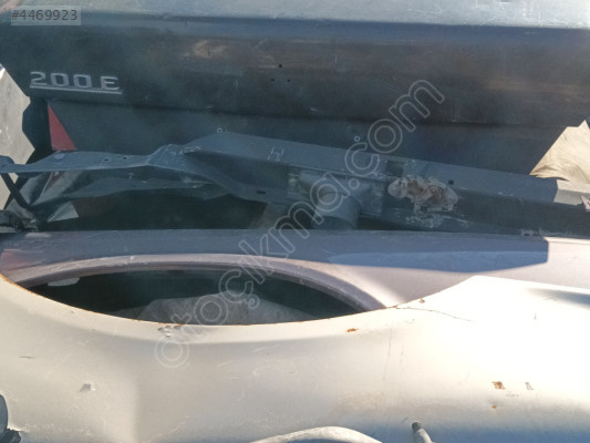 Mercedes e200 bagaj kapağı