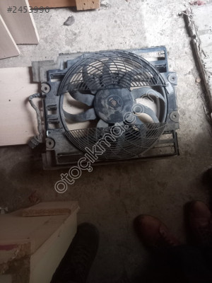 BMW 5 serisi E39 fan motoru ve kasası 525 528i 523i