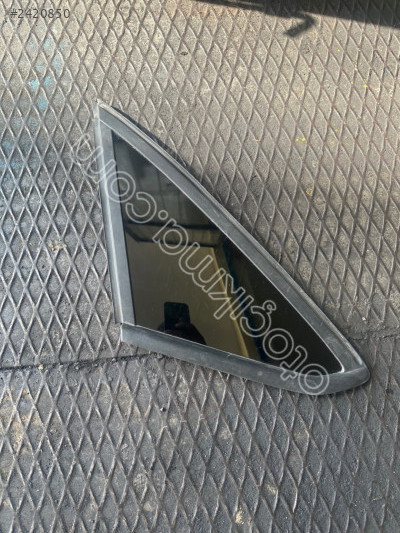 Ford focus sol arka kelebek camı