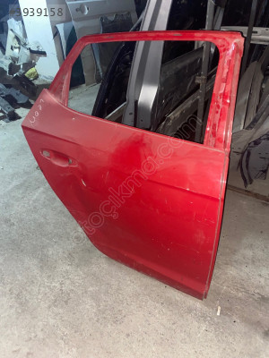 SEAT LEON SAĞ ARKA KAPI 2013-2018 ÇIKMA ORİJİNAL