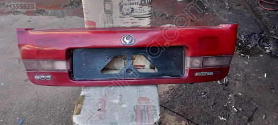 Mazda 626 arka reflektör
