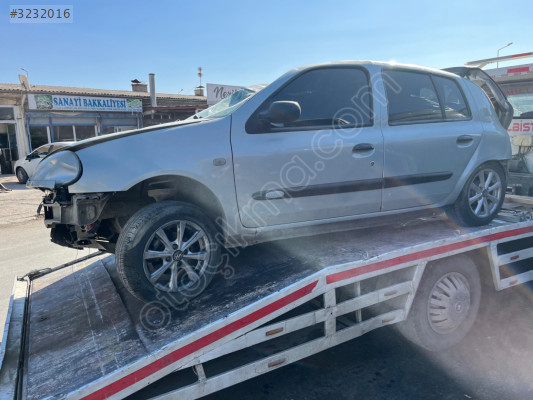 Clio. Sol ön kapı