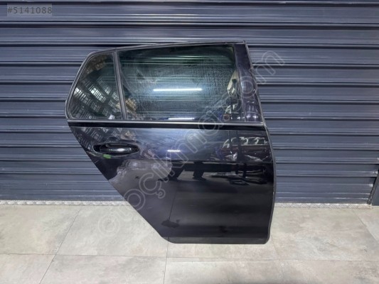 GOLF 7 SAĞ ARKA KAPI SİYAH - 5G4833056